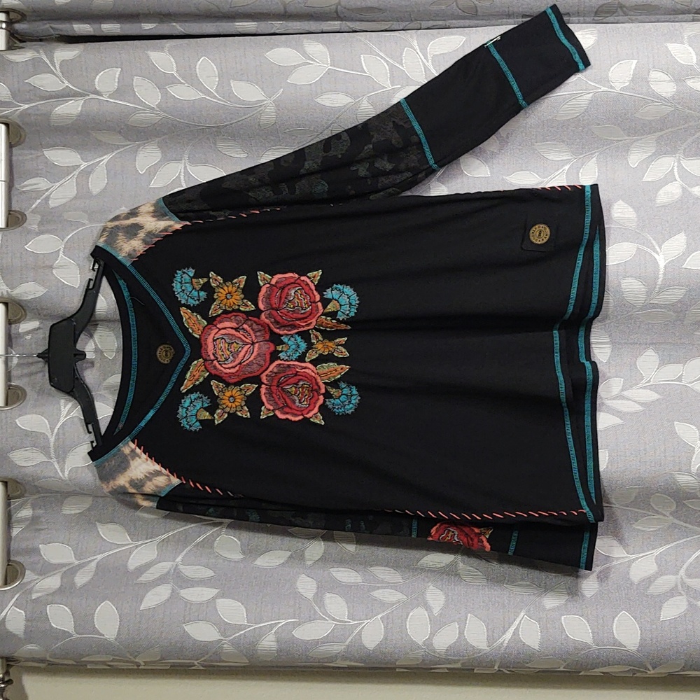 Double D Ranch Women's Black Embroidered Blouse size XL